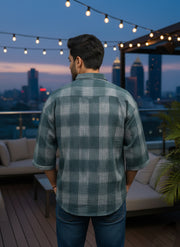 Men Regular Fit Solid Spread Collar Casual Shirt (L-2)